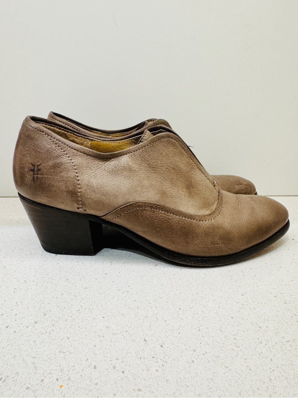 FRYE AND CO. Joy Leather Bootie Boot Shoe Camel Tan Block Heel Sz 8 B